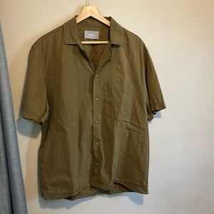 Men’s everlane button down - olive green